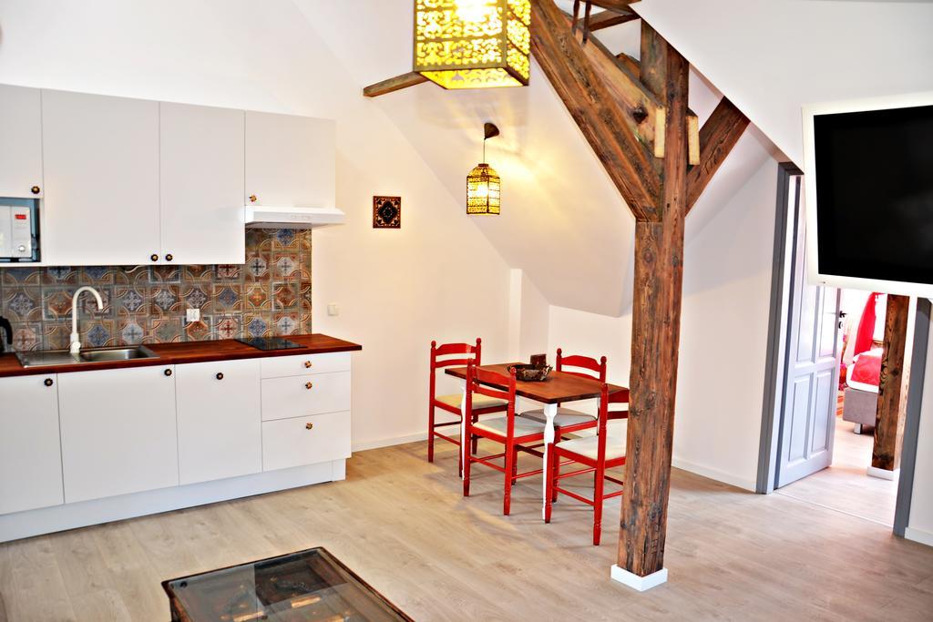 Loft By Grand Apartment *